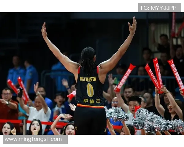 深圳篮球队在篮球团队协作排行榜中荣获第八名展现出色团队精神与默契配合